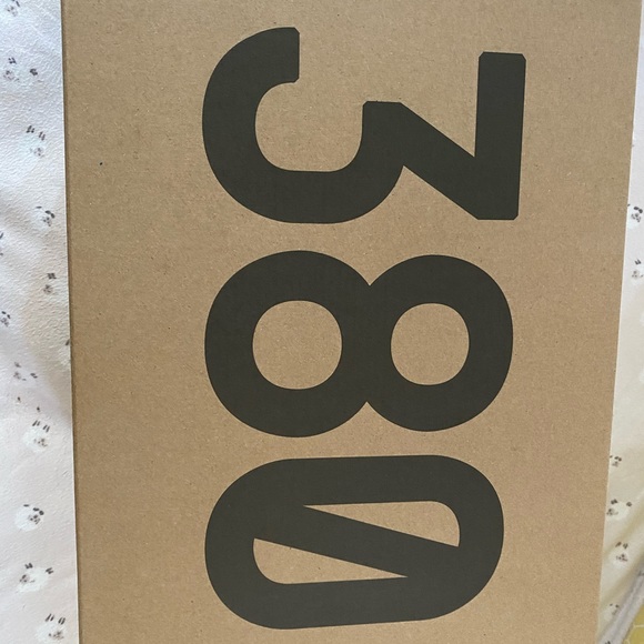 Yeezy Adidas Boost 380 - Picture 9 of 13